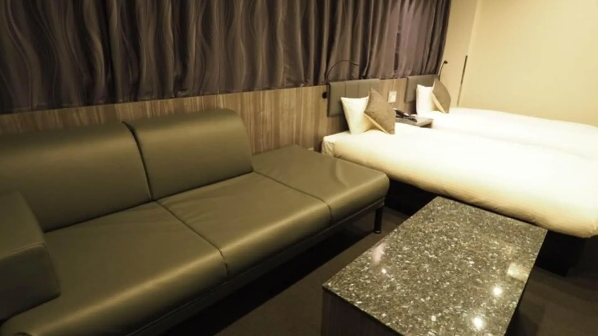 Haneda Inn Tokio 2*,